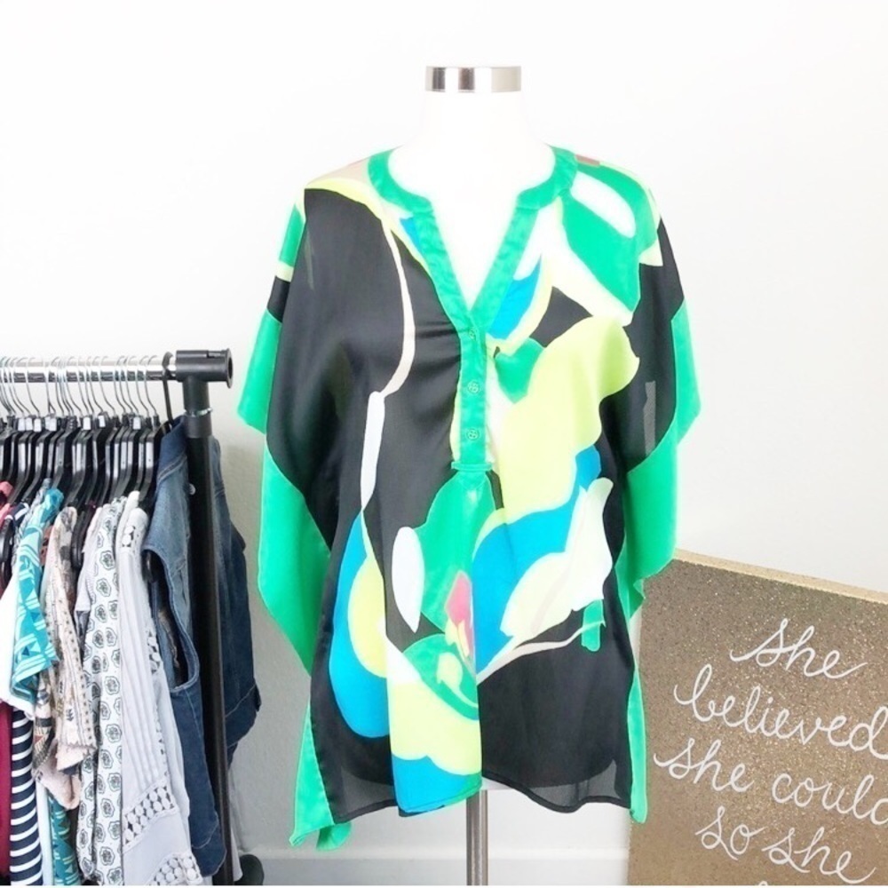 New York & Company bold printed tunic top